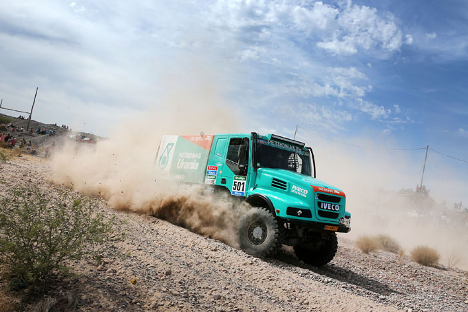 LIVE Rally Dakar 2015: Volg rijders met de LIVETRACKER Argentinië via Andes naar Chili